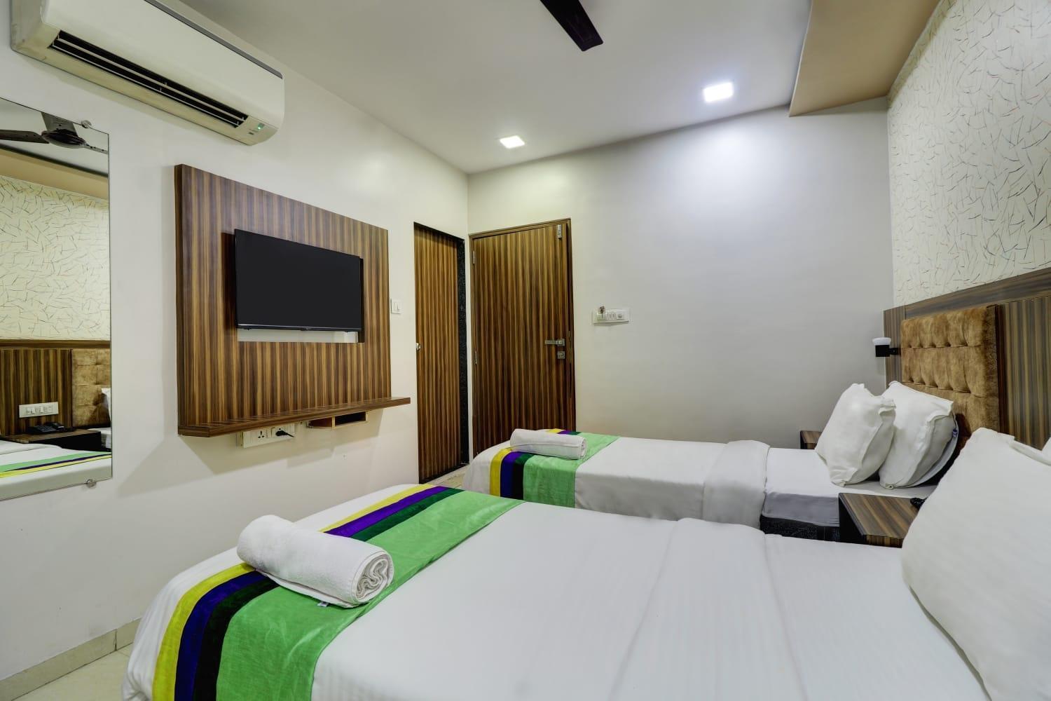Hotel Blue Terminal Mumbai Exteriör bild