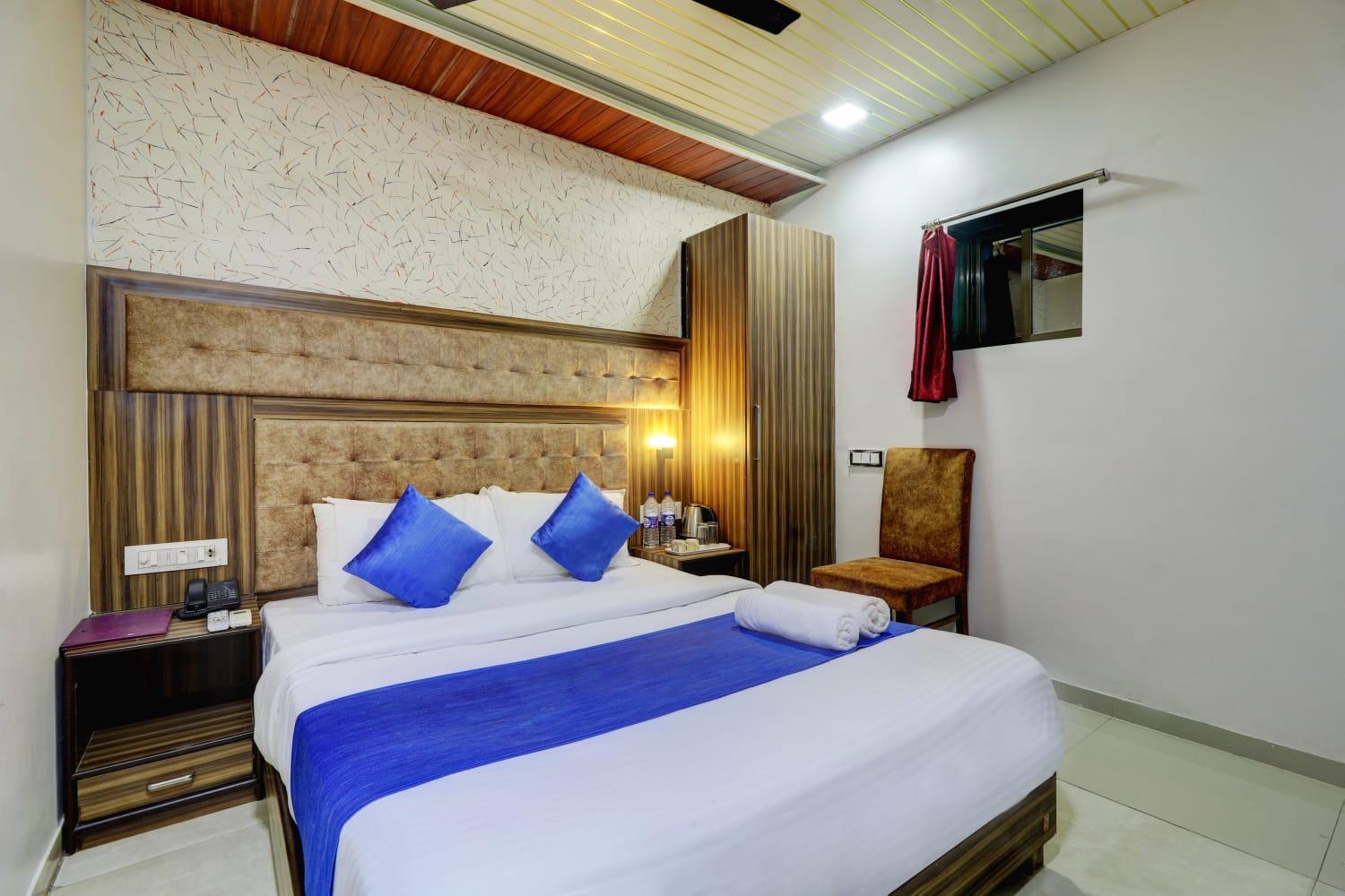 Hotel Blue Terminal Mumbai Exteriör bild